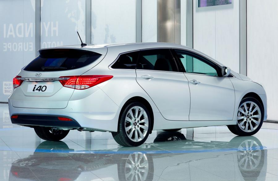  Hyundai i40 Station Wagon 2011 года  (фото 6 из 7)